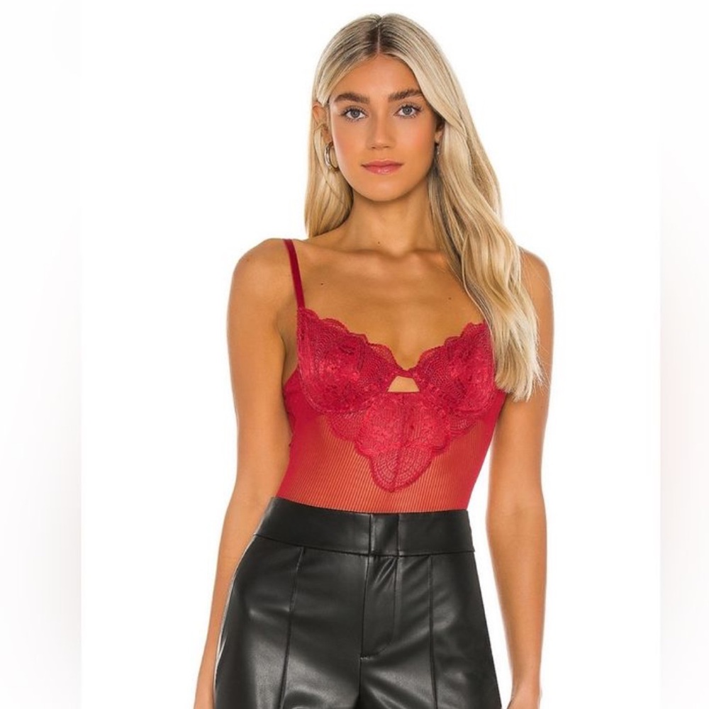‼️𝗚𝗢𝗢𝗗 𝗔𝗦 𝗡𝗘𝗪😍 : 𝗥𝗘𝗩𝗢𝗟𝗩𝗘 𝘅 𝗞𝗔𝗧 𝗧𝗛𝗘 𝗟𝗔𝗕𝗘𝗟 𝗭𝗲𝗽𝗵𝘆𝗿 𝗕𝗼𝗱𝘆𝘀𝘂𝗶𝘁 𝗶𝗻 𝗥𝗘𝗗 ❤️ 𝗫𝗦 🔥 - Picture 5 of 12